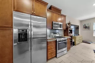 Photo #6: 260014867 Listing