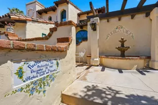 Photo #1: 260014874 Listing 