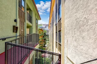 Photo #2: 260014886 Listing
