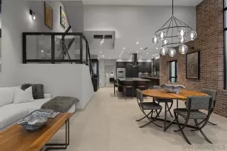 Photo #1: 260014888 Listing