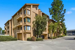 Photo #2: 260014898 Listing