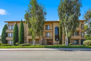 Photo #3: 260014898 Listing