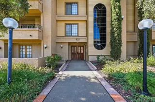 Photo #4: 260014898 Listing