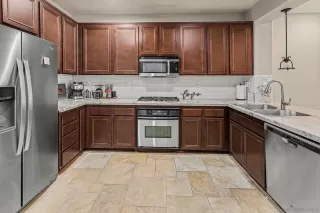 Photo #6: 260014935 Listing
