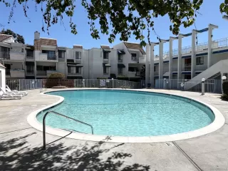 Photo #1: 260014956 Listing