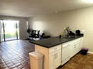 Photo #4: 260014956 Listing