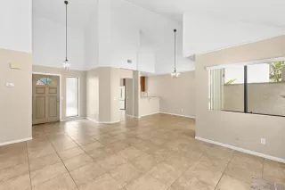 Photo #2: 260014997 Listing