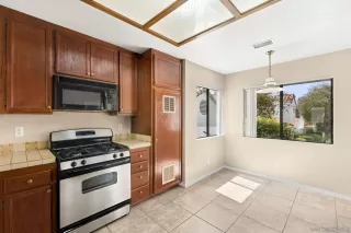 Photo #4: 260014997 Listing
