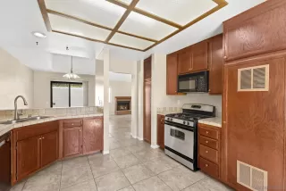 Photo #5: 260014997 Listing