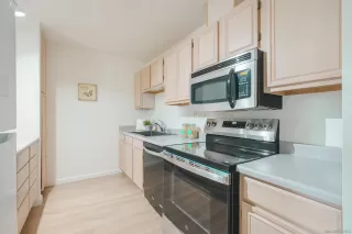 Photo #4: 260015029 Listing