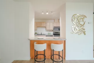 Photo #6: 260015029 Listing