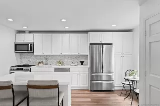 Photo #2: 260015036 Listing