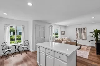 Photo #3: 260015036 Listing