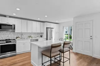 Photo #6: 260015036 Listing