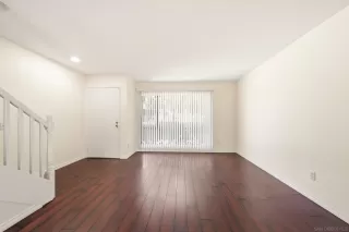 Photo #2: 260015075 Listing