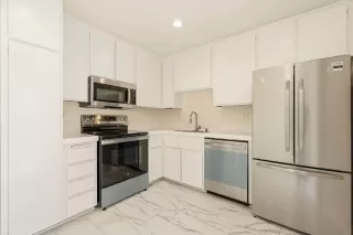 Photo #5: 260015075 Listing