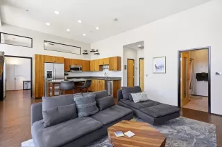 Photo #1: 260015090 Listing