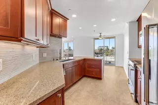 Photo #6: 260015147 Listing