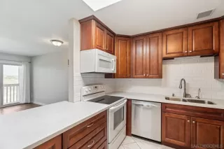 Photo #2: 260015149 Listing 