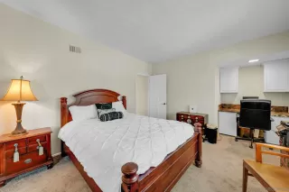 Photo #5: 260015153 Listing