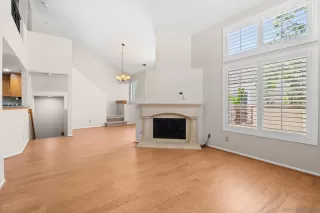 Photo #2: 260015196 Listing