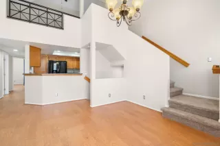 Photo #3: 260015196 Listing