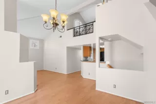 Photo #4: 260015196 Listing