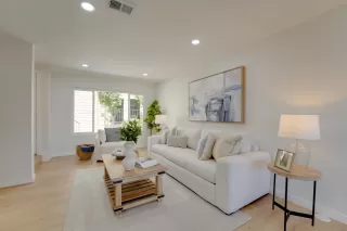 Photo #2: 260015259 Listing