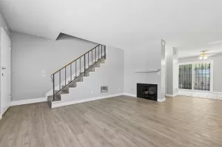 Photo #3: 260015376 Listing