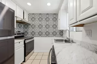 Photo #6: 260015376 Listing