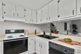 Photo #5: 260015428 Listing 