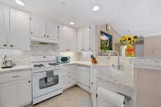 Photo #1: 260015448 Listing 
