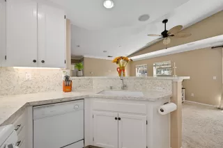 Photo #5: 260015448 Listing 