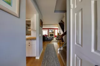 Photo #3: 260015452 Listing