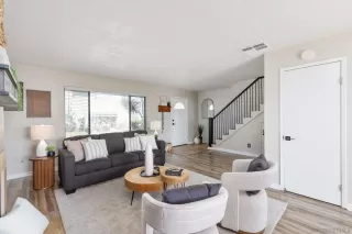 Photo #3: 260015678 Listing 