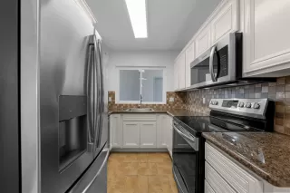 Photo #4: 260015740 Listing 