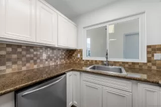 Photo #5: 260015740 Listing 