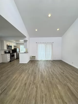 Photo #4: 260015751 Listing 