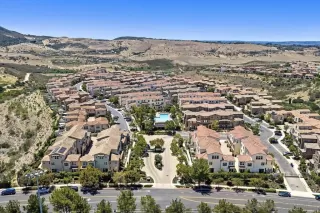 Photo #1: 260015775 Listing 