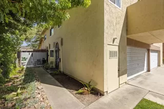 Photo #1: 260015885 Listing