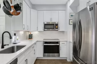 Browse active condo listings in ESCALA