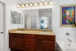 Photo #3: 2600159 Listing