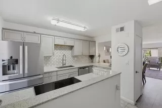 Photo #2: 260015927 Listing