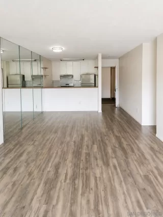 Photo #1: 260015928 Listing