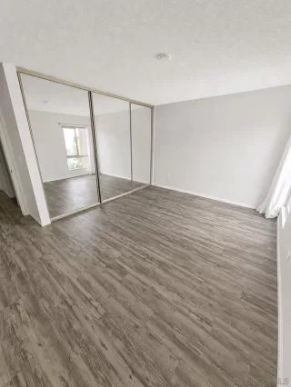 Photo #5: 260015928 Listing