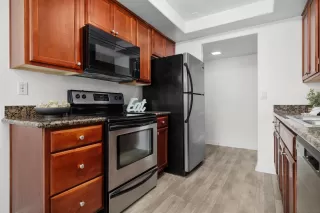 Photo #4: 260015930 Listing 