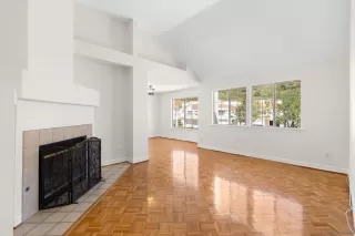 Photo #3: 260015938 Listing 