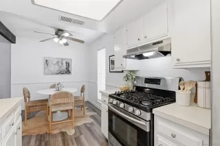Photo #1: 260015997 Listing 