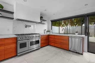 Photo #4: 260016016 Listing