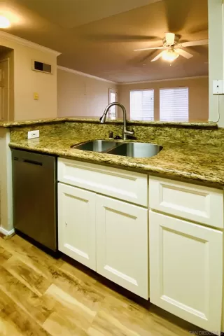 Photo #3: 260016017 Listing